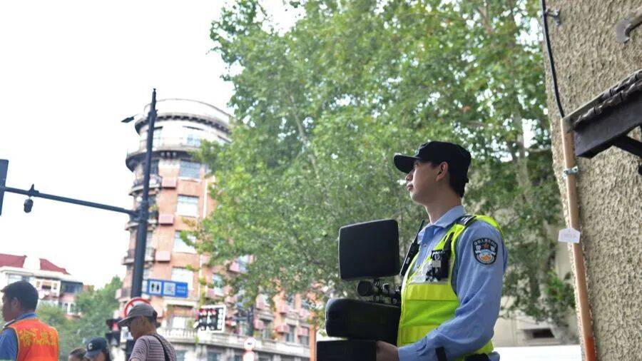 突然群发<strong></p>
<p>王府井股票</strong>！大批上海市民收到警方短信！全市爆火网红已被锁定...有爸爸因孩子违规被罚款