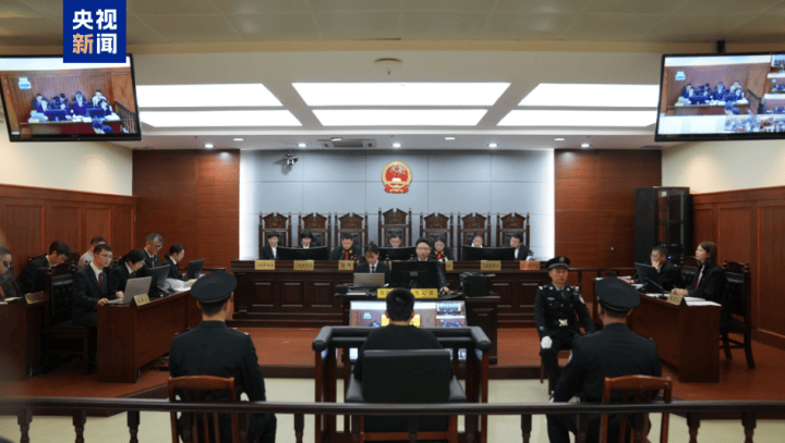 “司机泄愤撞死一家三口”<strong></p>
<p>福耀玻璃股票</strong>，逝者家属最新发声