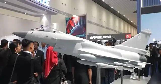 突然到来的惊喜<strong></p>
<p>福耀玻璃股票</strong>？孟加拉国表示要22亿美元购买20架歼-10CE？