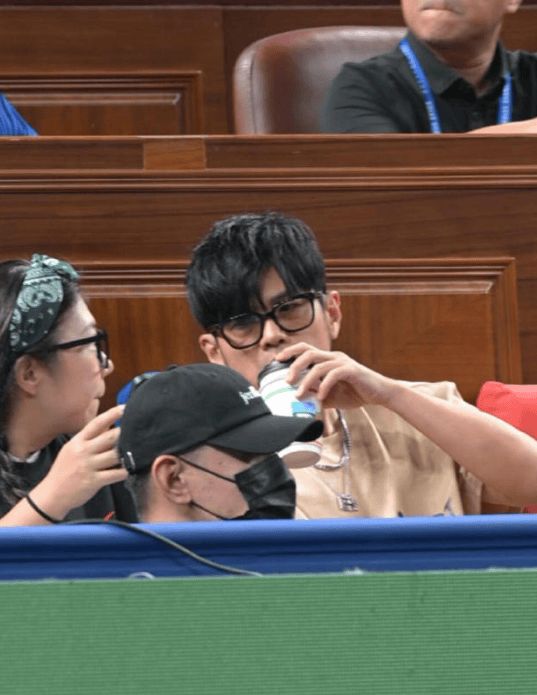 考古|昆凌现身暴瘦变化大！7年剖腹产下3娃<strong></p>
<p>宁波银行股票</strong>，从“打工妹”到“天王嫂”，她的辛苦谁懂