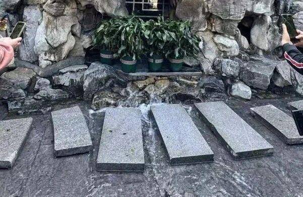 黑虎泉喷得“兽头”都不够用了！济南群泉竞涌<strong></p>
<p>金安国纪股票</strong>，几十年一见