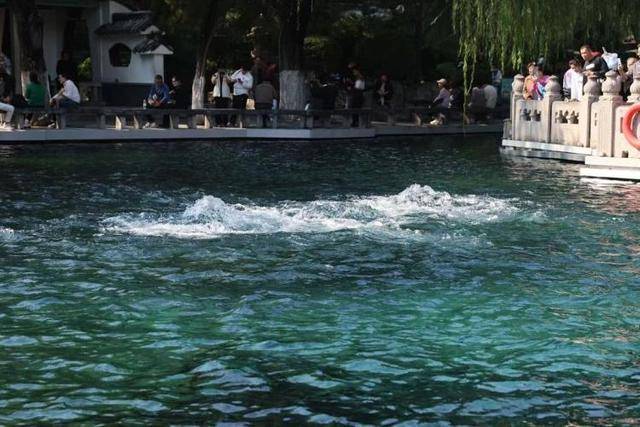 黑虎泉喷得“兽头”都不够用了！济南群泉竞涌<strong></p>
<p>金安国纪股票</strong>，几十年一见