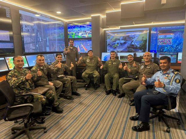 印尼豪掷90亿美元买歼-10<strong></p>
<p>华友钴业股票</strong>，不止看中战机，中械作战体系也来一套