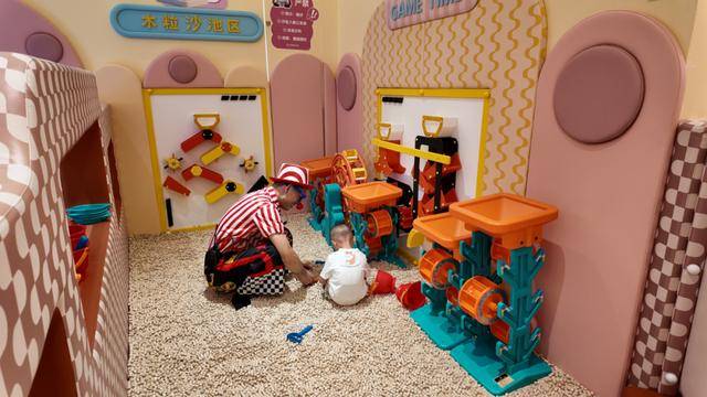 海底捞<strong></p>
<p>华友钴业股票</strong>，和西贝“抢娃”