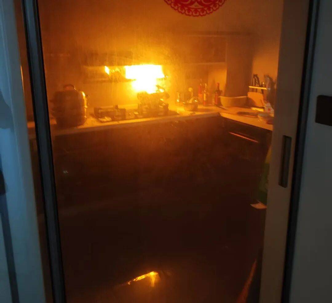 以案为鉴 | 家中起火前<strong></p>
<p>华友钴业股票</strong>，他们都曾接到一通电话……