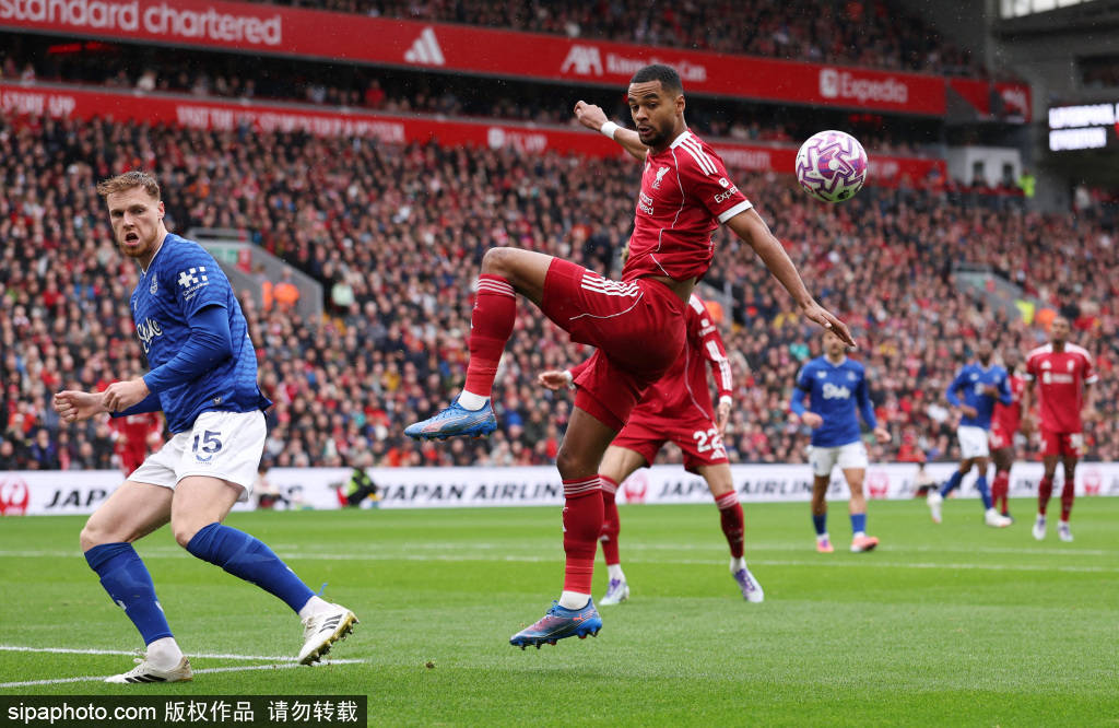 阿莫林的“战术骗局”让斯洛特措手不及<strong></p>
<p>网易股票</strong>，曼联客场掀翻利物浦