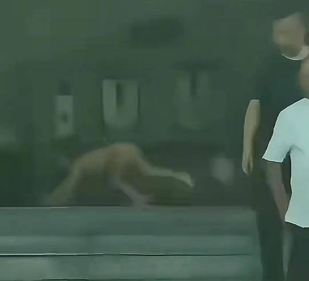 最新消息：“野人孩子”将落户北京！“孩子妈以前也不喜欢穿衣服”<strong></p>
<p>网易股票</strong>，公安机关对其父母展开调查