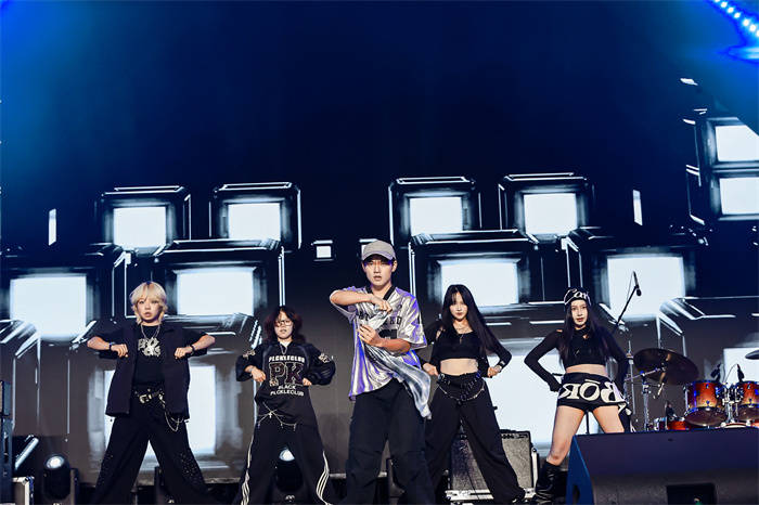 活力唱响青春经济<strong></p>
<p>网易股票</strong>，第四届青春上海大学生音乐节绽放南上海科创中心