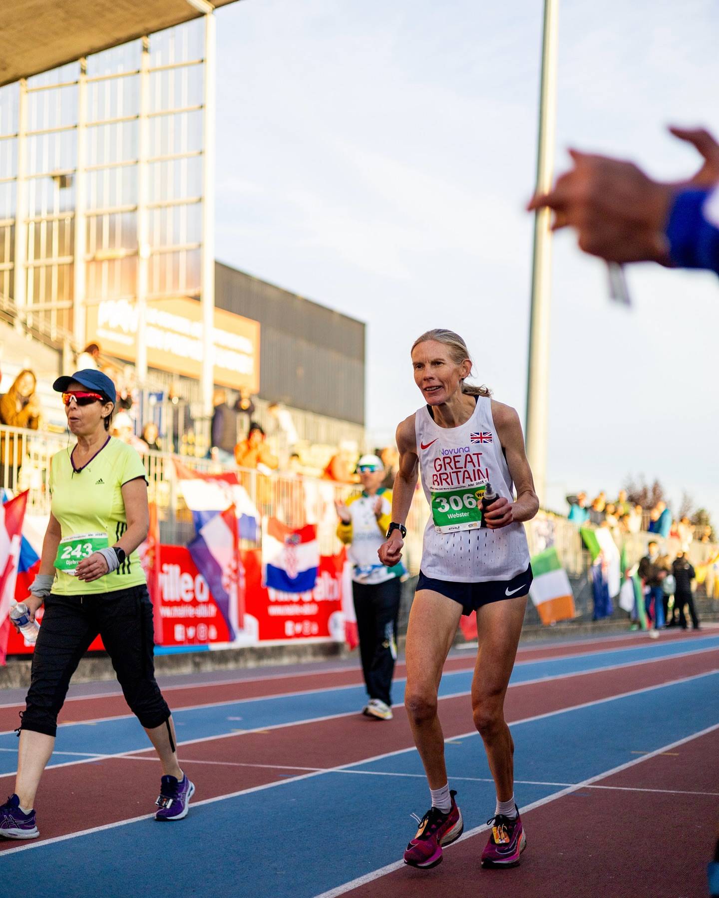 24小时狂奔278.622公里<strong></p>
<p>贝因美股票</strong>！ 46岁女将打破女子24小时超马世界纪录