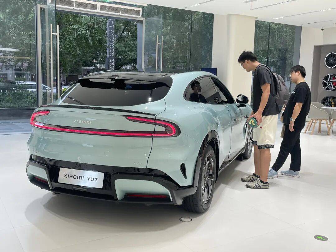 车轮飞滚十余米!武汉小米SU7断轴撞护栏<strong></p>
<p>贝因美股票</strong>,一月内两起脱落事故,官方回应仍含糊