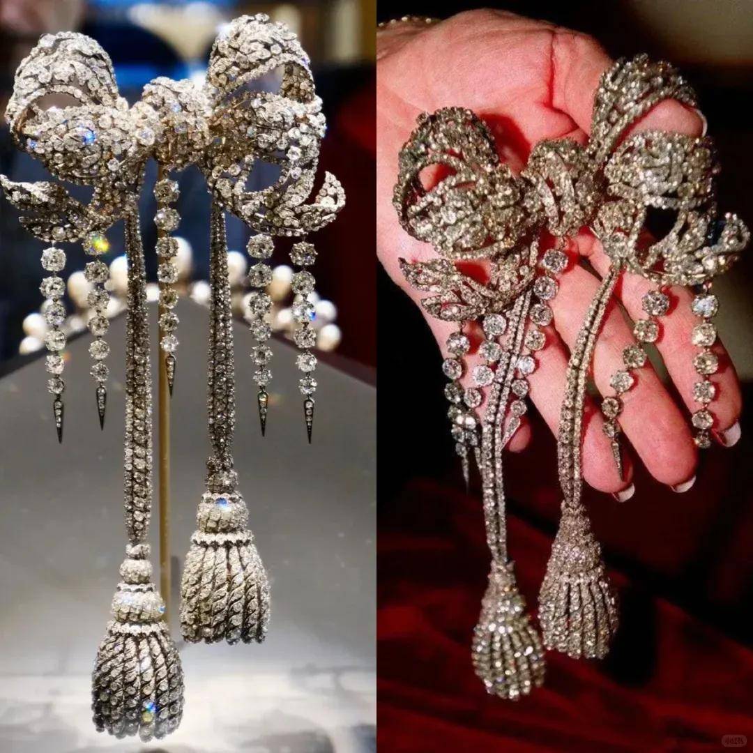 卢浮宫被盗的珠宝中<strong></p>
<p>贝因美股票</strong>，有拿破仑送给妻子的爱情信物