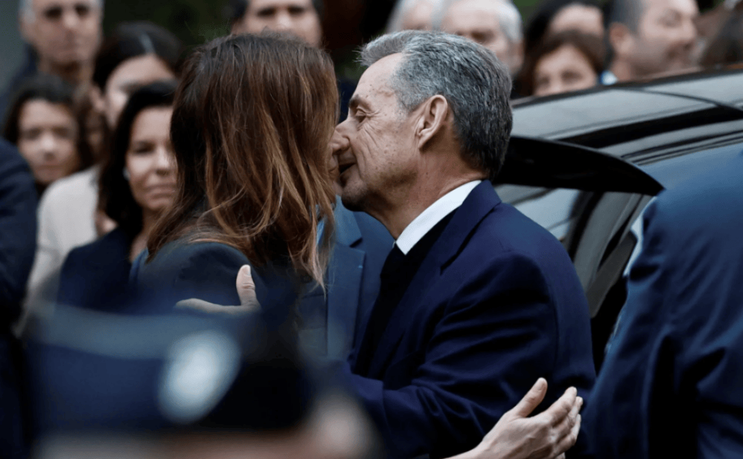 70岁法国前总统萨科齐的“坐牢style”：入狱前密会马克龙<strong></p>
<p>海澜之家股票</strong>，入狱后开始写书