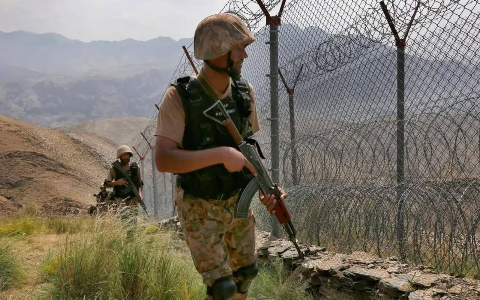 枭龙轰炸首都后<strong></p>
<p>海澜之家股票</strong>，阿富汗光速认怂：打败美军，却被巴铁24小时打服