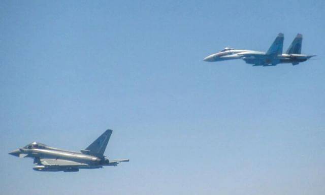 普京拒绝后<strong></p>
<p>海澜之家股票</strong>,特朗普叫停普特会!12国倒戈,泽连斯基决定停火?