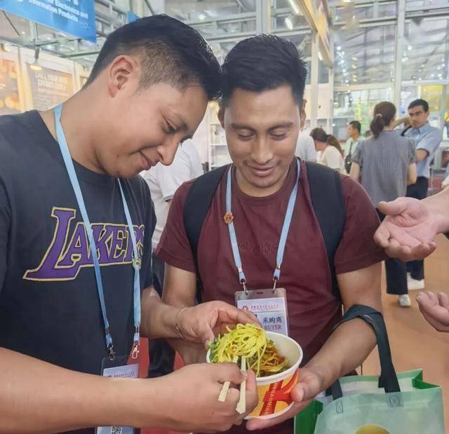 武汉即将量产<strong></p>
<p>海澜之家股票</strong>！不少人赶来排队尝鲜