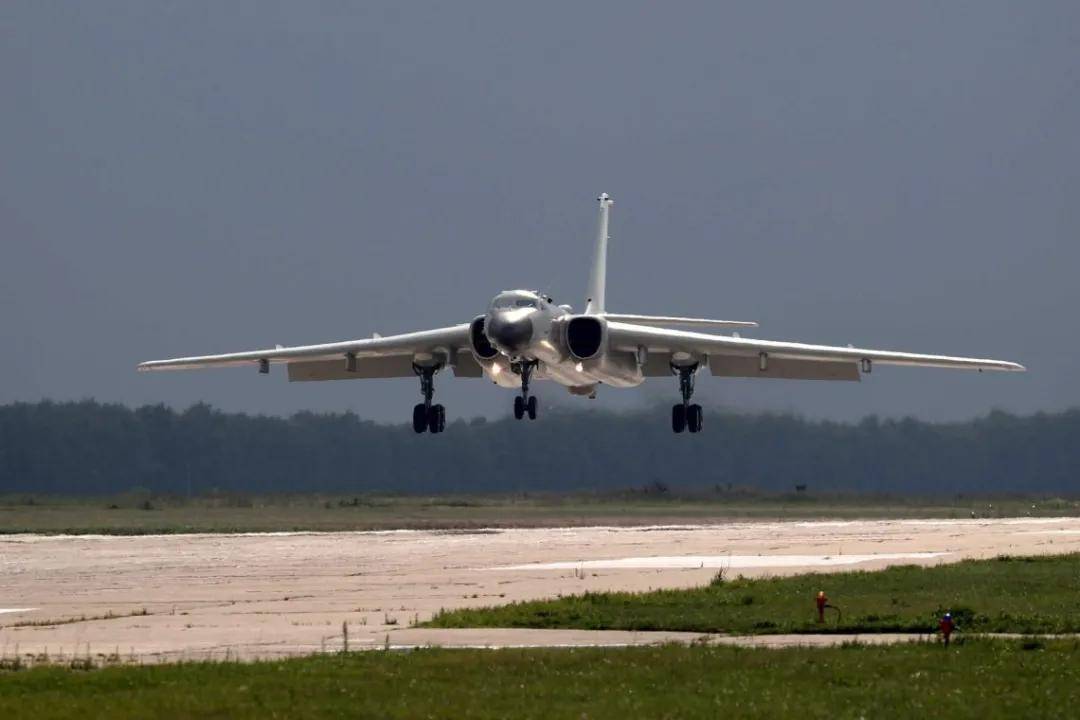 军迷热议<strong></p>
<p>海澜之家股票</strong>!《舰载武器》曝光四发轰-6改进方案:航程14000公里?