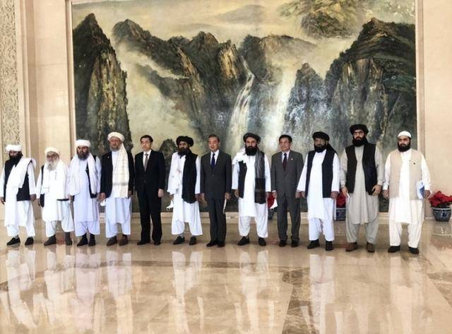 当着全球的面<strong></p>
<p>昆仑万维股票</strong>，塔利班放出狂言，不偏不倚，正好撞在中方“枪口上”