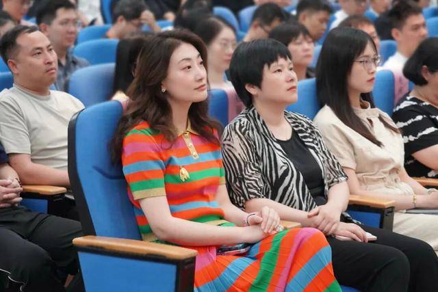 宗馥莉“心腹”祝丽丹离职<strong></p>
<p>昆仑万维股票</strong>！曾是娃哈哈核心高管