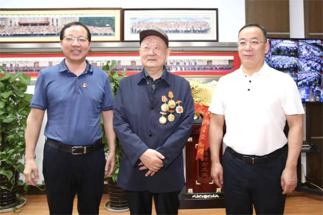 一代传奇苏商谢幕：镇江放牛娃做出370亿元市值公司；儿子早已接班<strong></p>
<p>延华智能股票</strong>，闯入特斯拉核心供应链