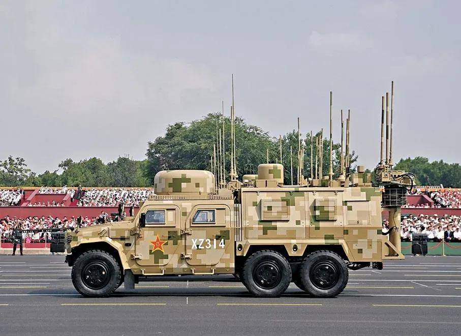 近日曝光!中国用一辆吉普车虚拟10万吨航母<strong></p>
<p>延华智能股票</strong>,南海戏耍美军侦察机