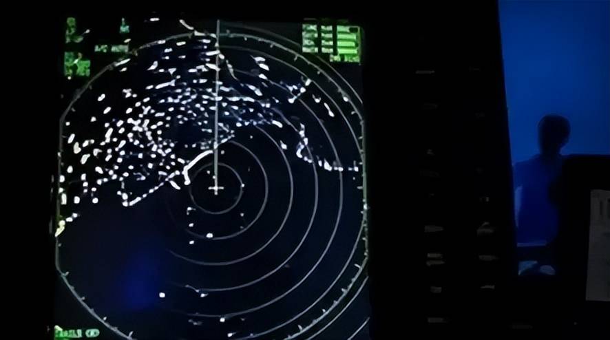 近日曝光!中国用一辆吉普车虚拟10万吨航母<strong></p>
<p>延华智能股票</strong>,南海戏耍美军侦察机