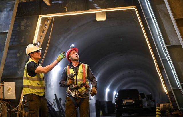 青年说 | 到中亚<strong></p>
<p>延华智能股票</strong>，奔赴一场激动人心的“探秘”