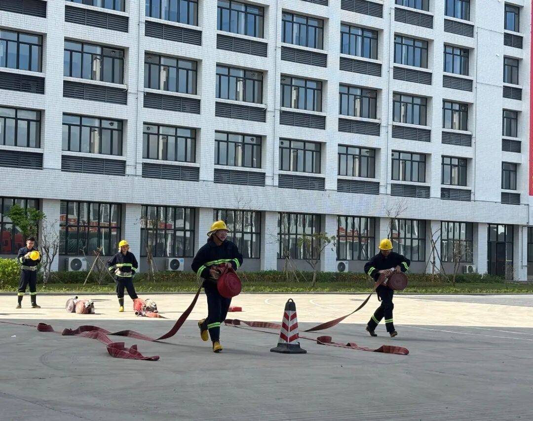 训考结合砺精兵<strong></p>
<p>延华智能股票</strong>!高新区微型消防站技能培训暨考核顺利举行