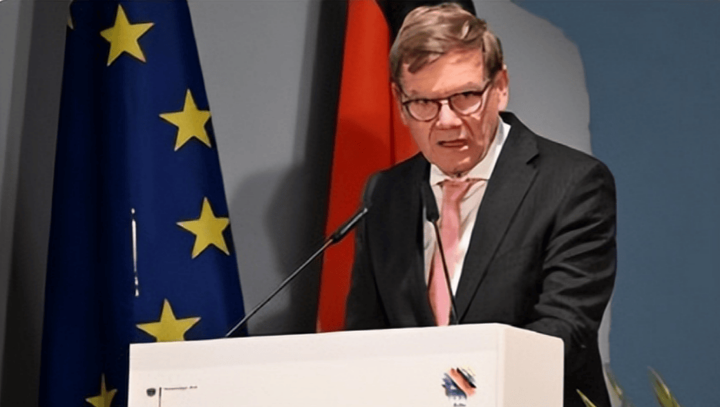 3天后<strong></p>
<p>中国卫星股票</strong>,德国外长又反悔了,想跟中方尽快通话,重新安排访华行程