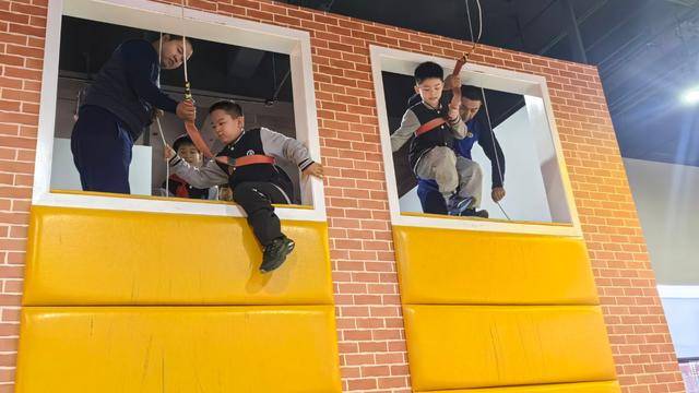 “泉民消防<strong></p>
<p>中国卫星股票</strong>，生命至上”山东师范大学附属小学2024级7班雏鹰小队活动举行