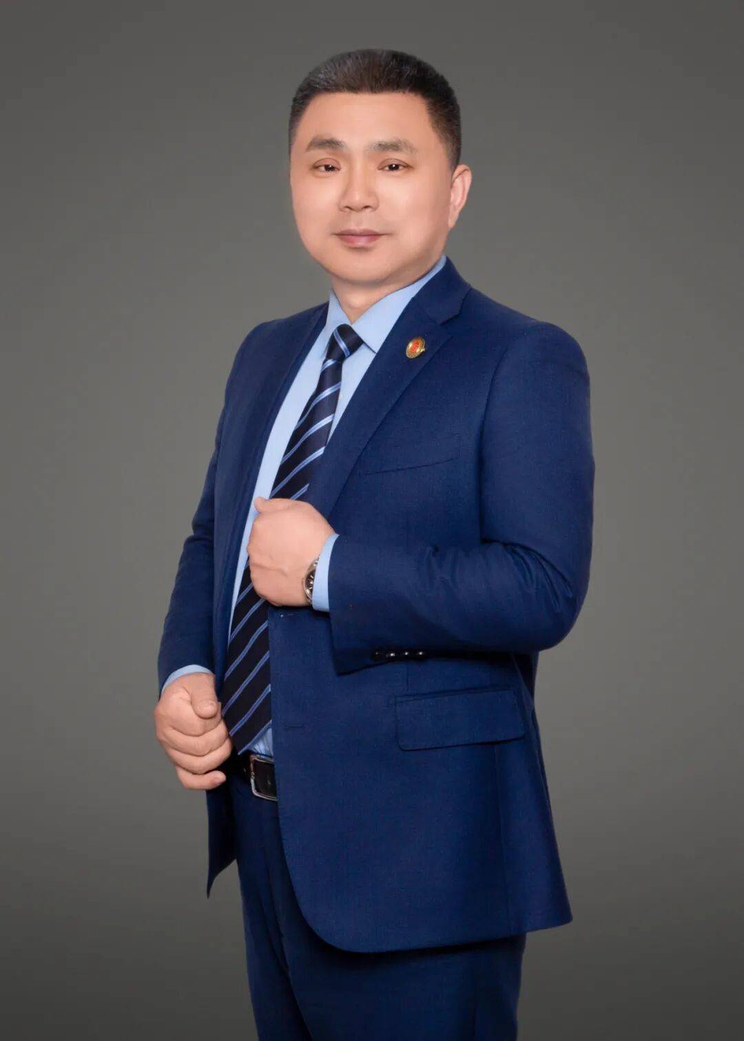 二姐夫帮忙装修房子<strong></p>
<p>蓝思科技股票</strong>，铺瓷砖后卷走3万多装修款，这是违约还是诈骗？