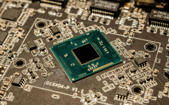 沉默一周后<strong></p>
<p>蓝思科技股票</strong>，荷兰开始报复！叫嚣对华断供核心部件，中方早有准备，轮到欧美企业先急了