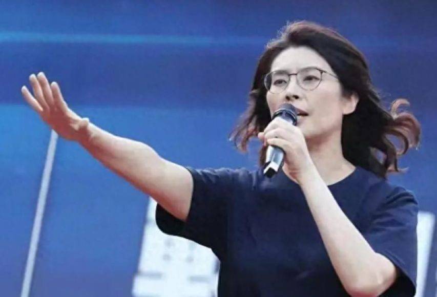 两岸统一众望所归！台湾岛内掀起入党潮<strong></p>
<p>蓝思科技股票</strong>，869人加入国民党，洪秀柱出面促统，果然没让大陆失望！