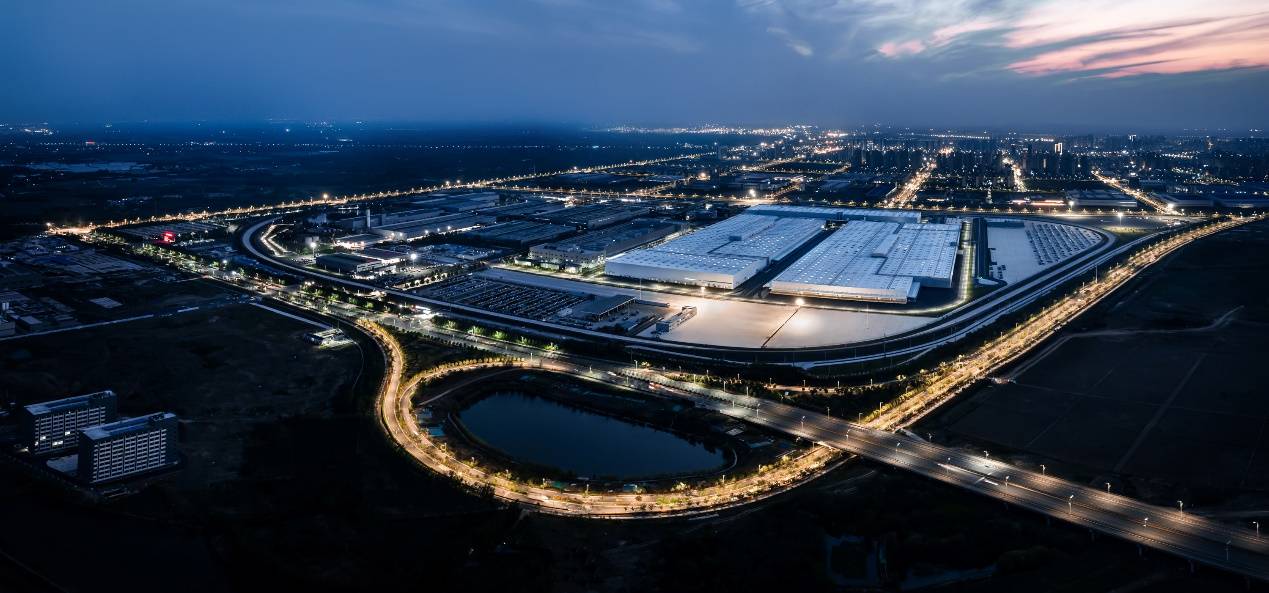 “双引擎”业务模式现雏形<strong></p>
<p>蓝思科技股票</strong>，江淮汽车短期阵痛背后的长期押注