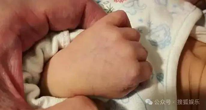 第三段婚姻亮红灯<strong></p>
<p>中国能建股票</strong>？他不会又要离婚了吧......