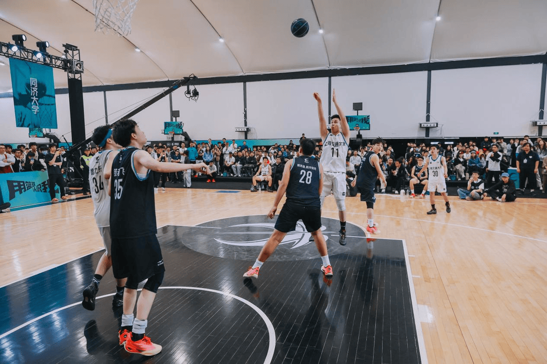 复旦、交大、同济等八大高校集结<strong></p>
<p>中国能建股票</strong>，得物App“新生杯”篮球赛首战上海