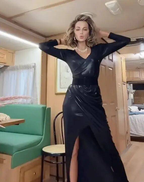 最美吸血鬼如今瘦成骷髅<strong></p>
<p>久其软件股票</strong>？《珍珠港》女主究竟怎么了？