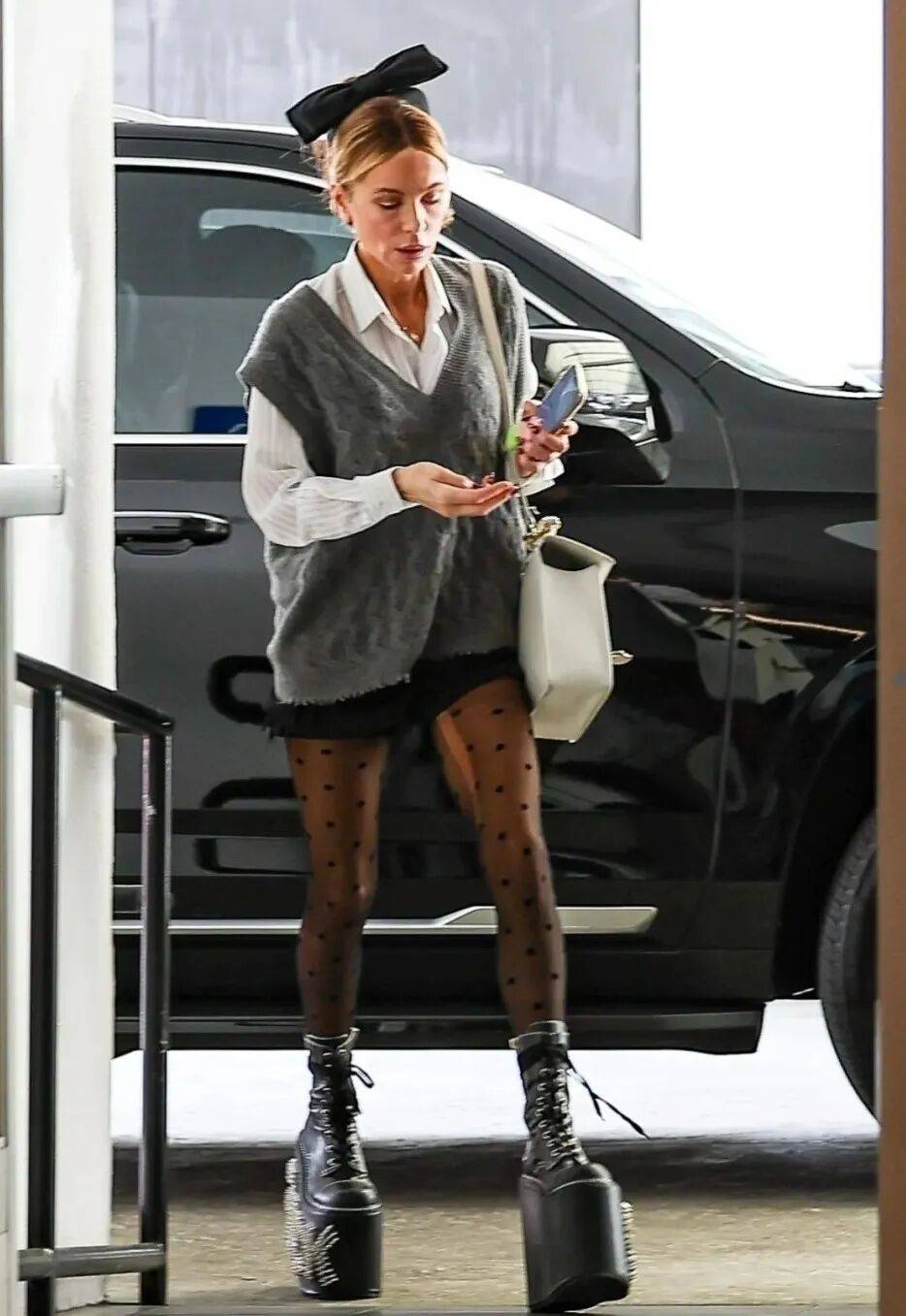 最美吸血鬼如今瘦成骷髅<strong></p>
<p>久其软件股票</strong>？《珍珠港》女主究竟怎么了？