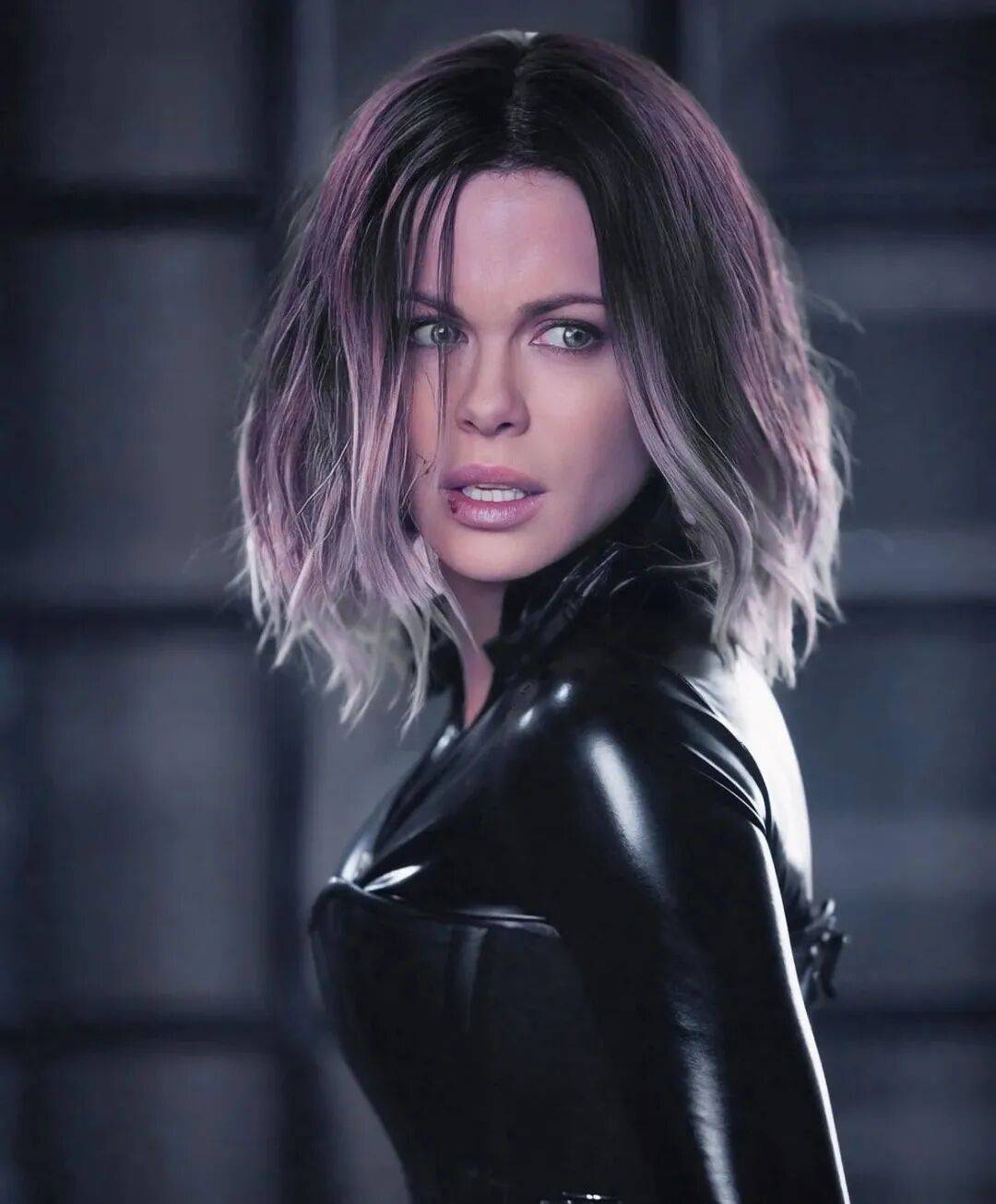 最美吸血鬼如今瘦成骷髅<strong></p>
<p>久其软件股票</strong>？《珍珠港》女主究竟怎么了？