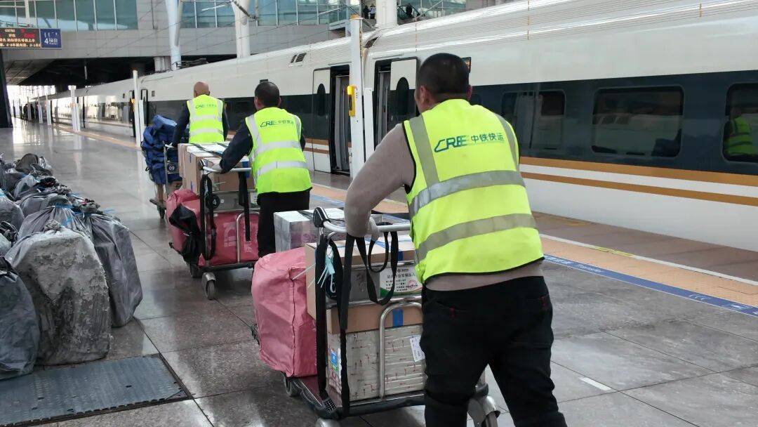 朝发午至！“多亏高铁<strong></p>
<p>久其软件股票</strong>，牛羊肉根本不愁卖！”