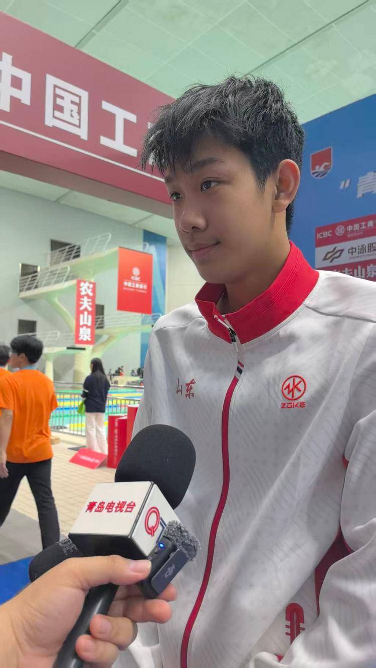 战胜孙杨和潘展乐<strong></p>
<p>南极电商股票</strong>！18岁青岛小将张展硕拿下全运会400米自由泳金牌