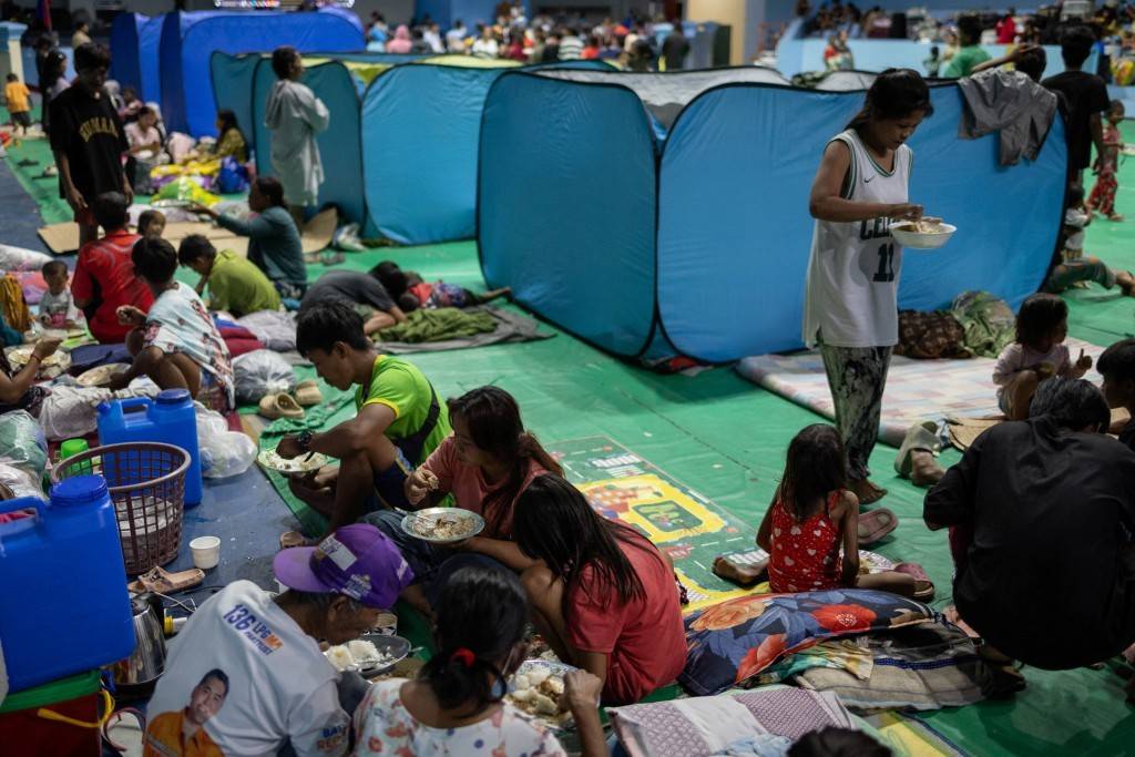 菲律宾遭受重灾<strong></p>
<p>美国股票</strong>，美国见死不救！关键时刻中方伸出援手，大使馆明言：帮的不是马科斯