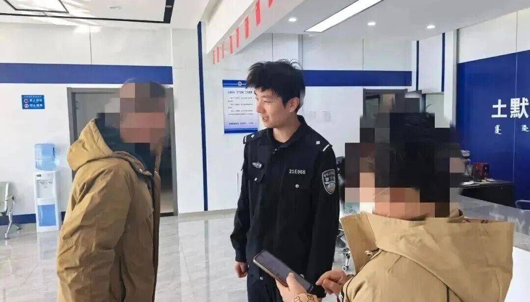 男子彩票中奖太兴奋<strong></p>
<p>中恒电气股票</strong>，拍照发业主群分享，隔天奖金被邻居冒领……