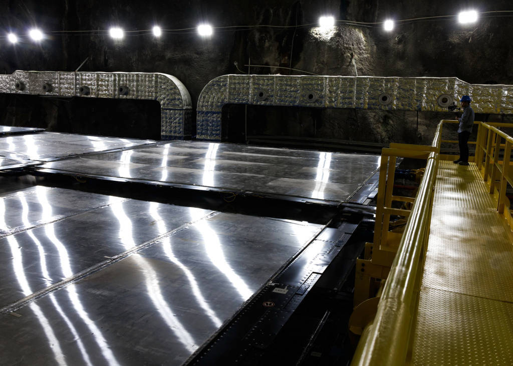 镜头内外｜地下700米<strong></p>
<p>中恒电气股票</strong>，国之重器捕捉“幽灵粒子”