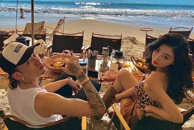 考古|胡彦斌易梦玲恋情曝光！相差16岁横跨歌手网红领域<strong></p>
<p>长安汽车股票</strong>，25年底最让人震惊的情侣出现