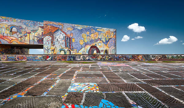 街边树洞作画被城管责令涂掉<strong></p>
<p>长安汽车股票</strong>，伤害市民的美好初衷