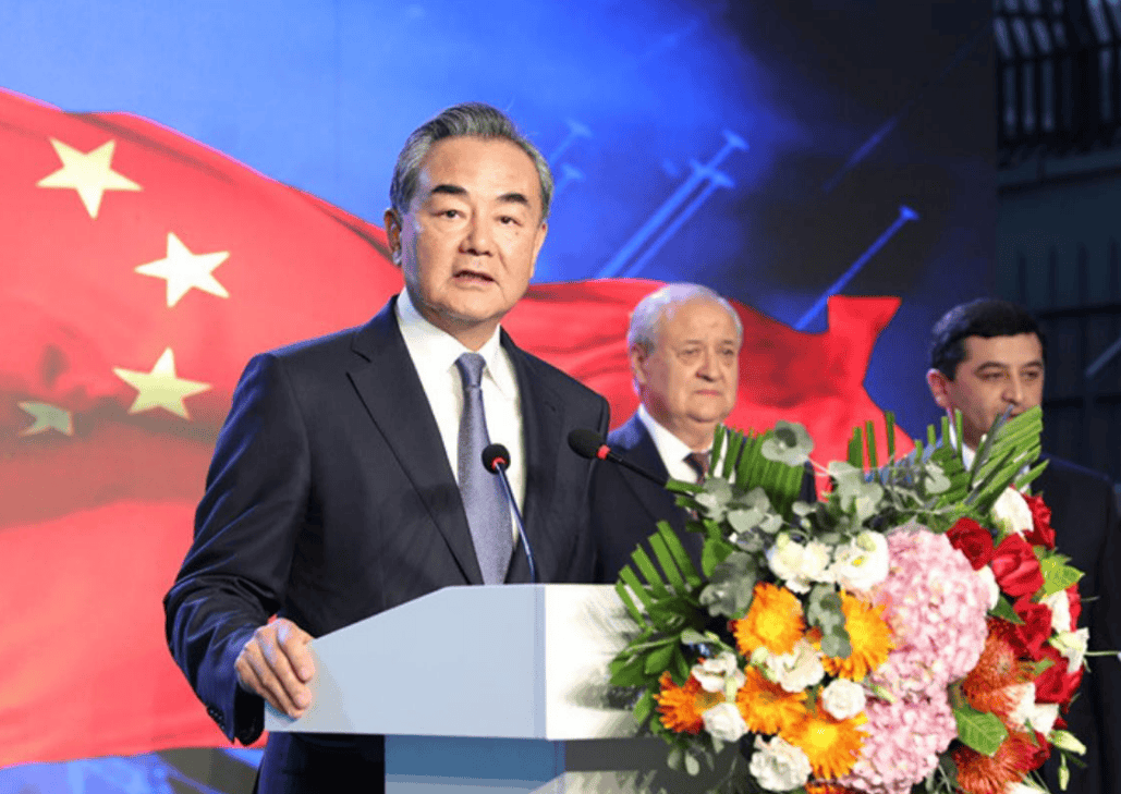 高市早苗G20上“炮轰”俄罗斯<strong></p>
<p>中国铁建股票</strong>，王毅对她换了称呼，3国当场力挺中国！