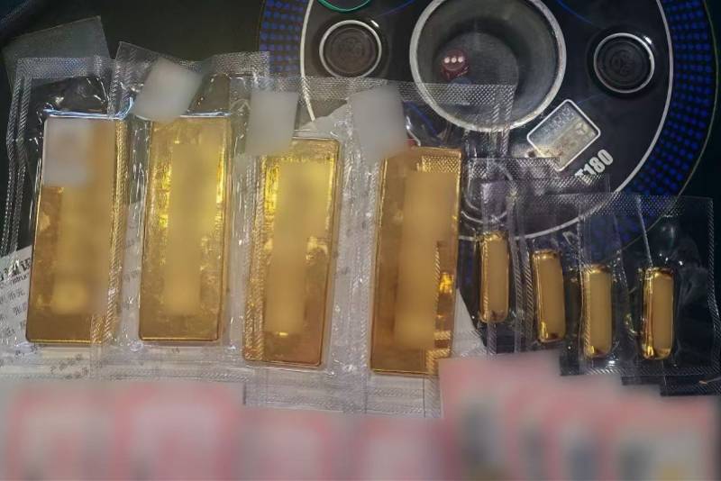 女子欲寄200万元黄金给“导师”<strong></p>
<p>中国铁建股票</strong>，实为受骗！广州警方拦截