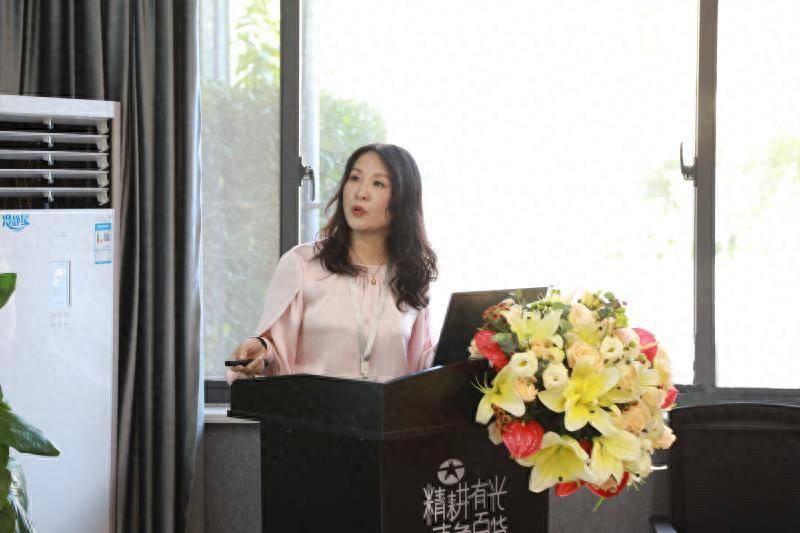 南通文峰“70后”女副总被留置！去年年薪超百万<strong></p>
<p>中国铁建股票</strong>，公司前三季净利大跌75%