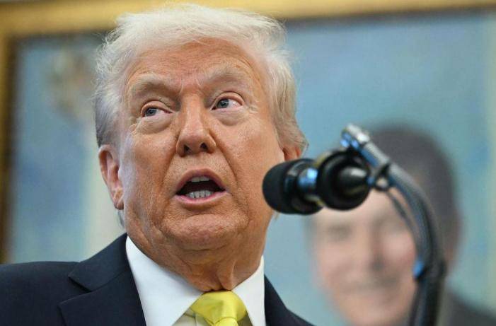 中美领导人刚通完电话<strong></p>
<p>吉利汽车股票</strong>，特朗普一个电话打到东京，要亲自跟高市早苗谈谈，不道歉不行