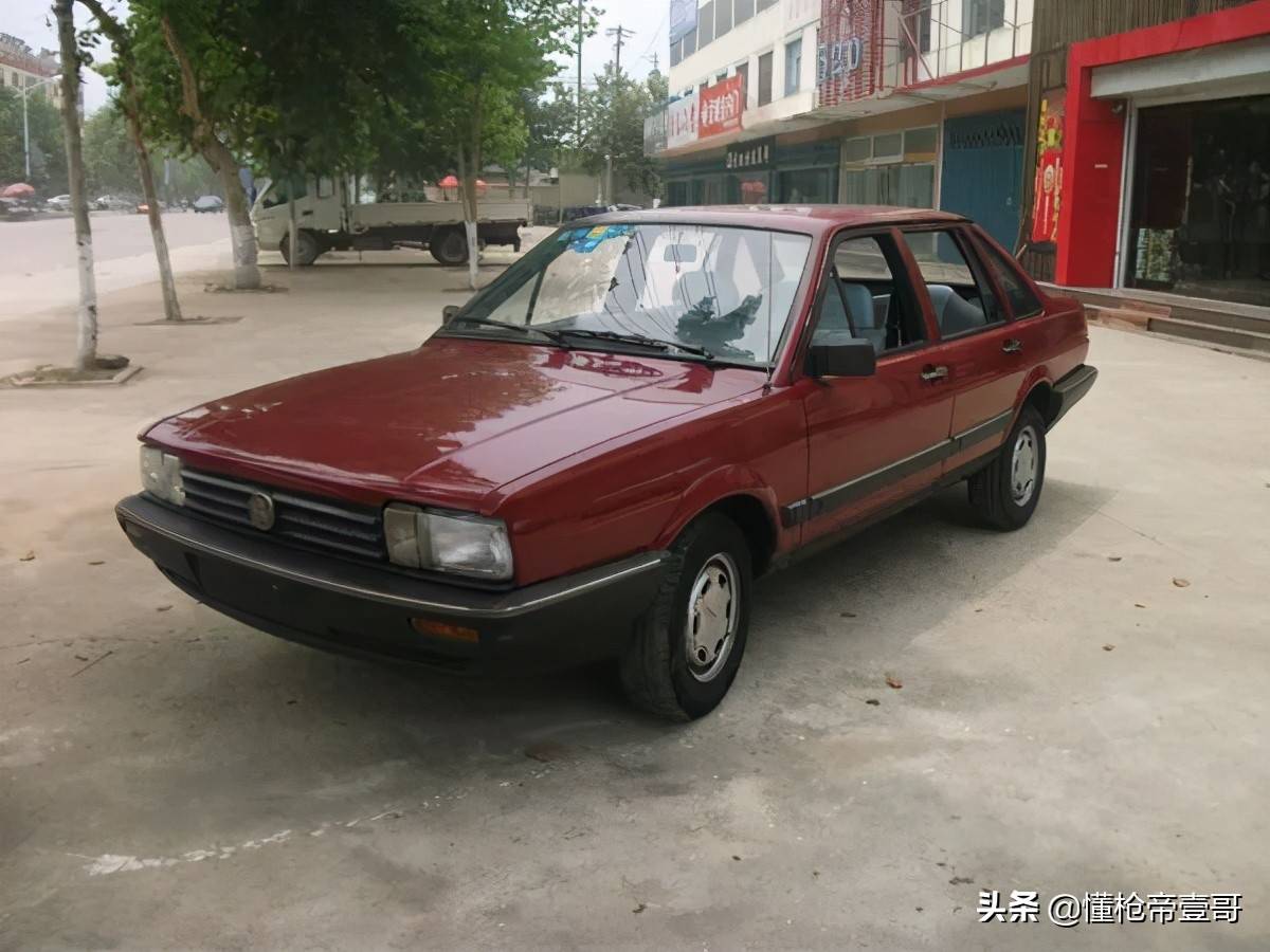 无间道？山西警察中队长抢运钞车<strong></p>
<p>吉利汽车股票</strong>，被同事百发子弹乱枪击毙